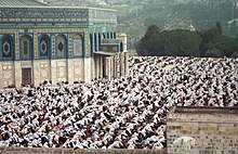 Een massaal gebed tijdens de Ramadan van 1996 bij de Rotskoepel in Jeruzalem