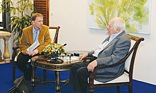 David Horovitz, Bernard Lewis.jpg ile röportaj yapıyor