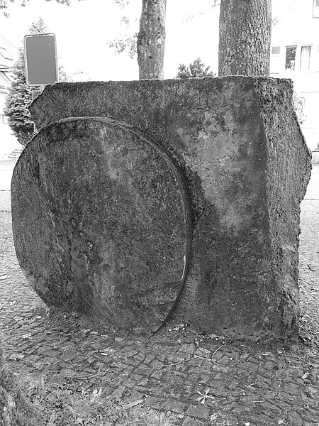 File:Der vom Grab gewälzte Stein, 1963 (2).jpg