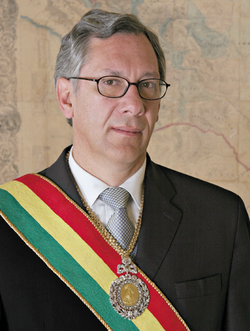 File:Eduardo Rodríguez Veltzé. 2005.png