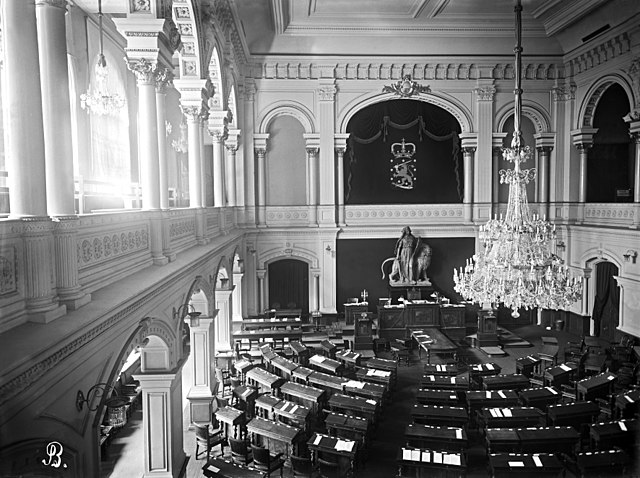 Parliament session hall in 1907