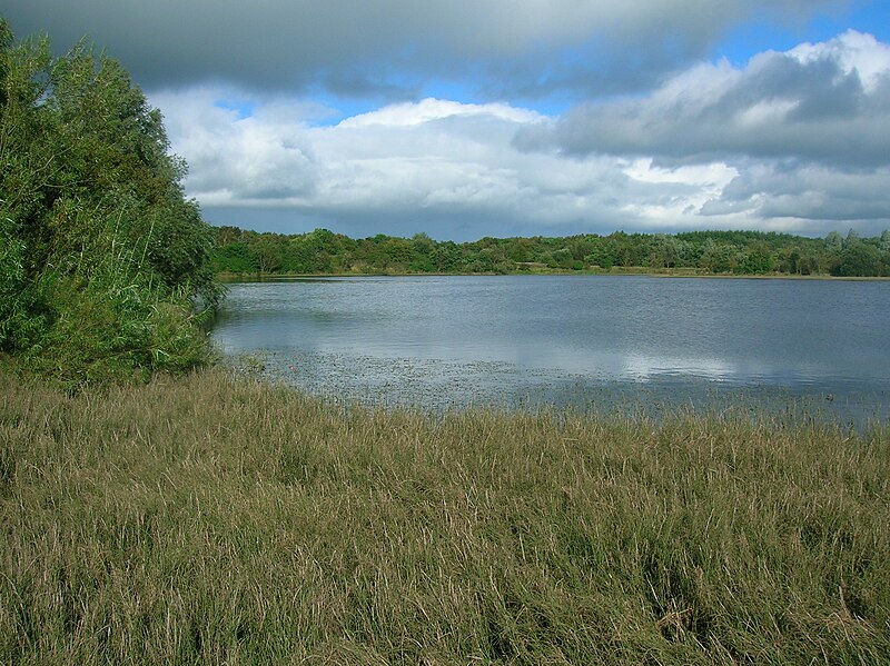 File:Eglintonloch1.JPG