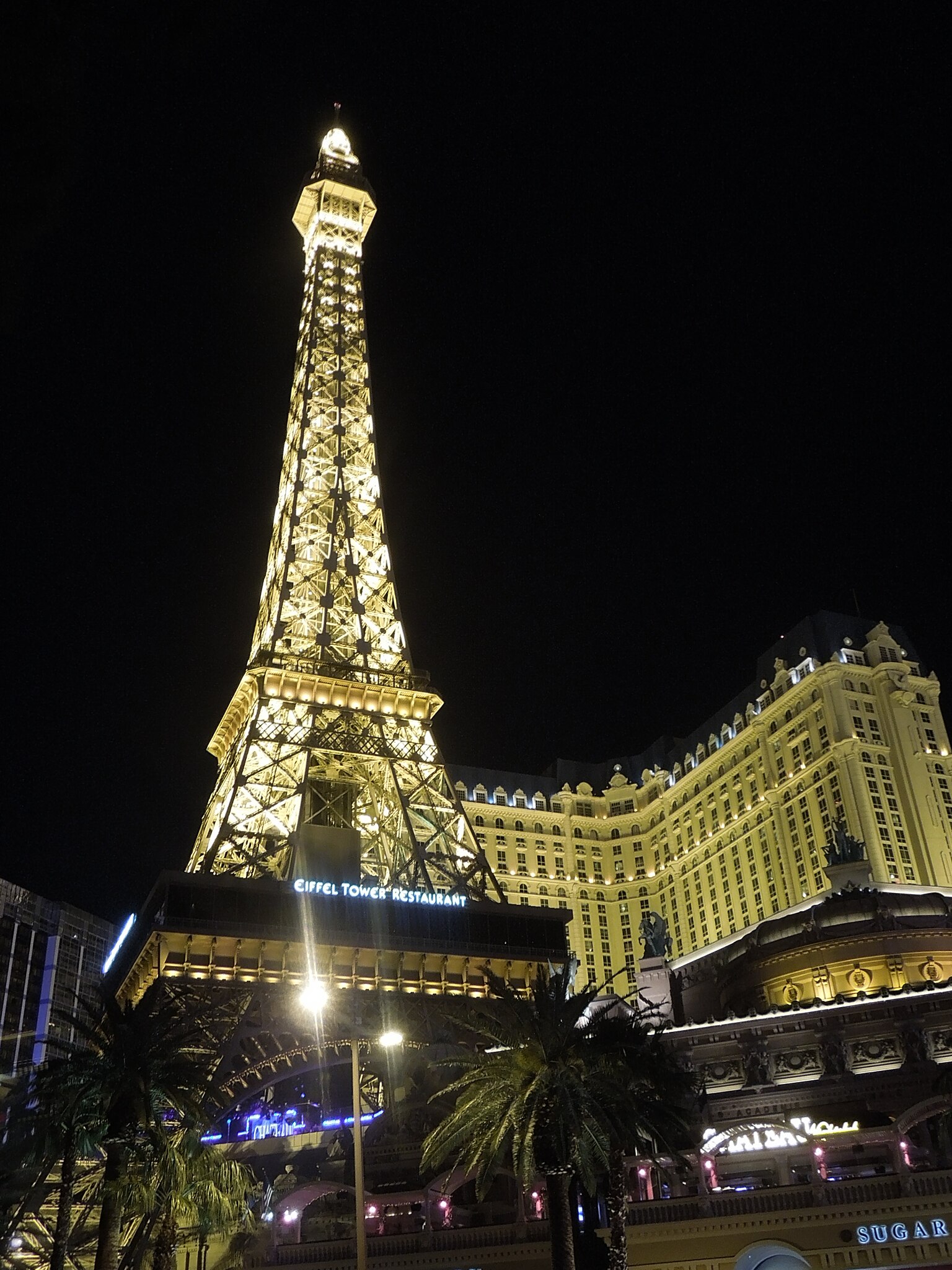 File:Eiffel Tower at Paris, Las Vegas by day, March 15, 2009.jpg -  Wikimedia Commons