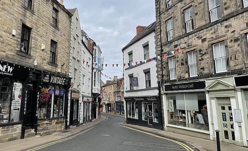 File:England, Hexham, Market Street (1).jpg