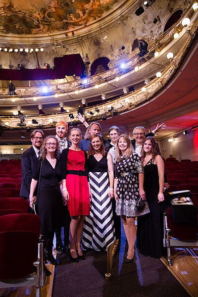 File:Ensemble Landestheater Innsbruck Anna Karenina Nestroy-Theaterpreis 2015 c.jpg