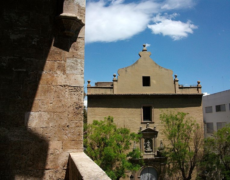 File:Església de santa Úrsula des de les torres de Quart, València.JPG