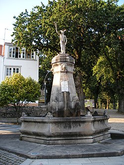 Estatua de Hermes en Pedrouzos.JPG