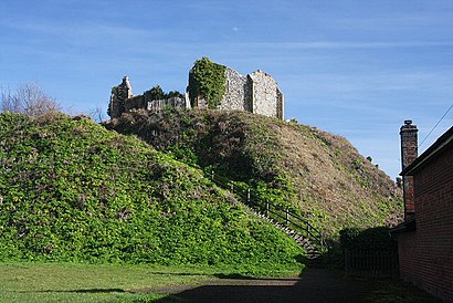 How to get to Eye Castle with public transport- About the place