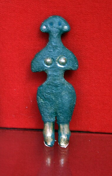 File:Female statuette alacahoyuk.jpg