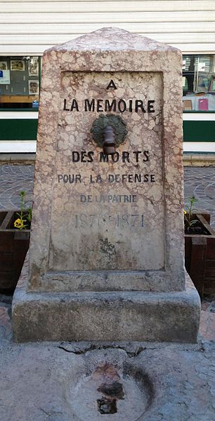 File:Fontaine-mémorial des morts de 1870-1871 à Embrun.JPG