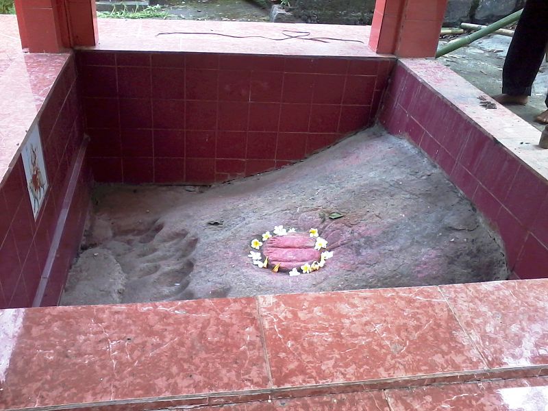 File:Foot prints of Devi Durga, Dirgheswari Temple.jpg