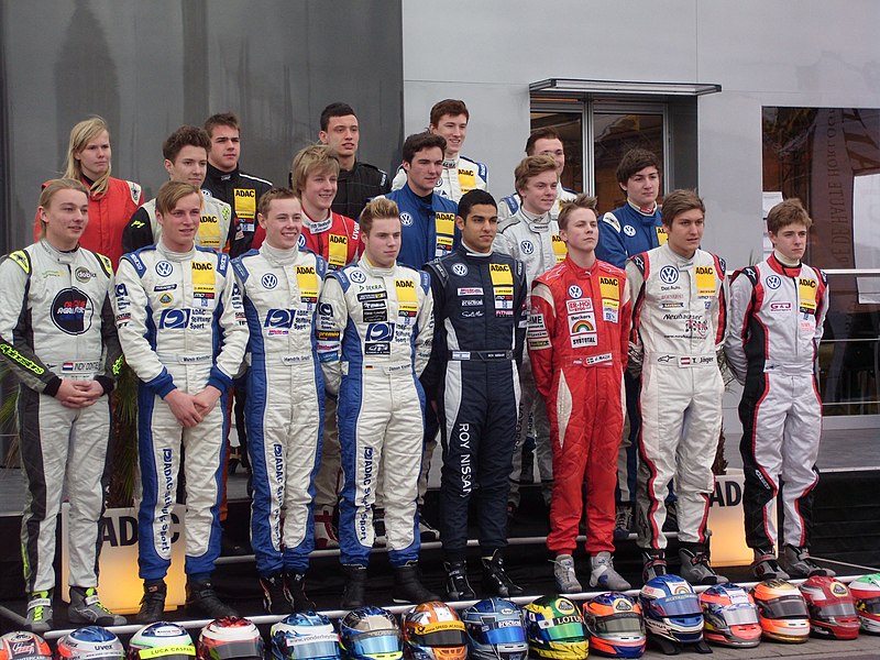 Plik:Formel Masters Gruppenfoto 2012.JPG