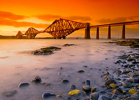 The Forth Bridge i skumringen.