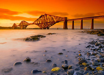 Forth Bridge sur l'estuaire du Forth en Écosse. (définition réelle 1 024 × 735)
