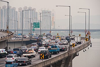 마포대교 북단 나들목과 원효로 램프(표지판 교체 전)