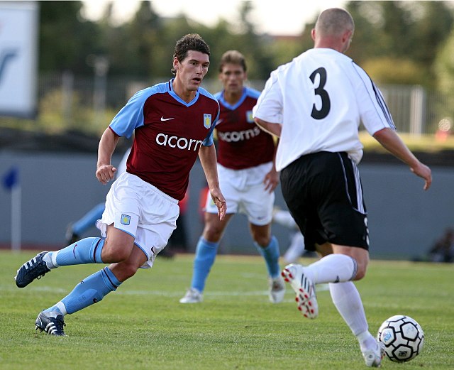 Barry in action against Icelandic club FH in 2008
