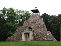 Garzau-Garzin Garzau Castle with landscape park and pyramid of Count von Schmettau 17.JPG