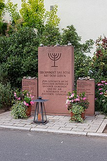 Gedenkstein am Ort der ehemaligen Synagoge