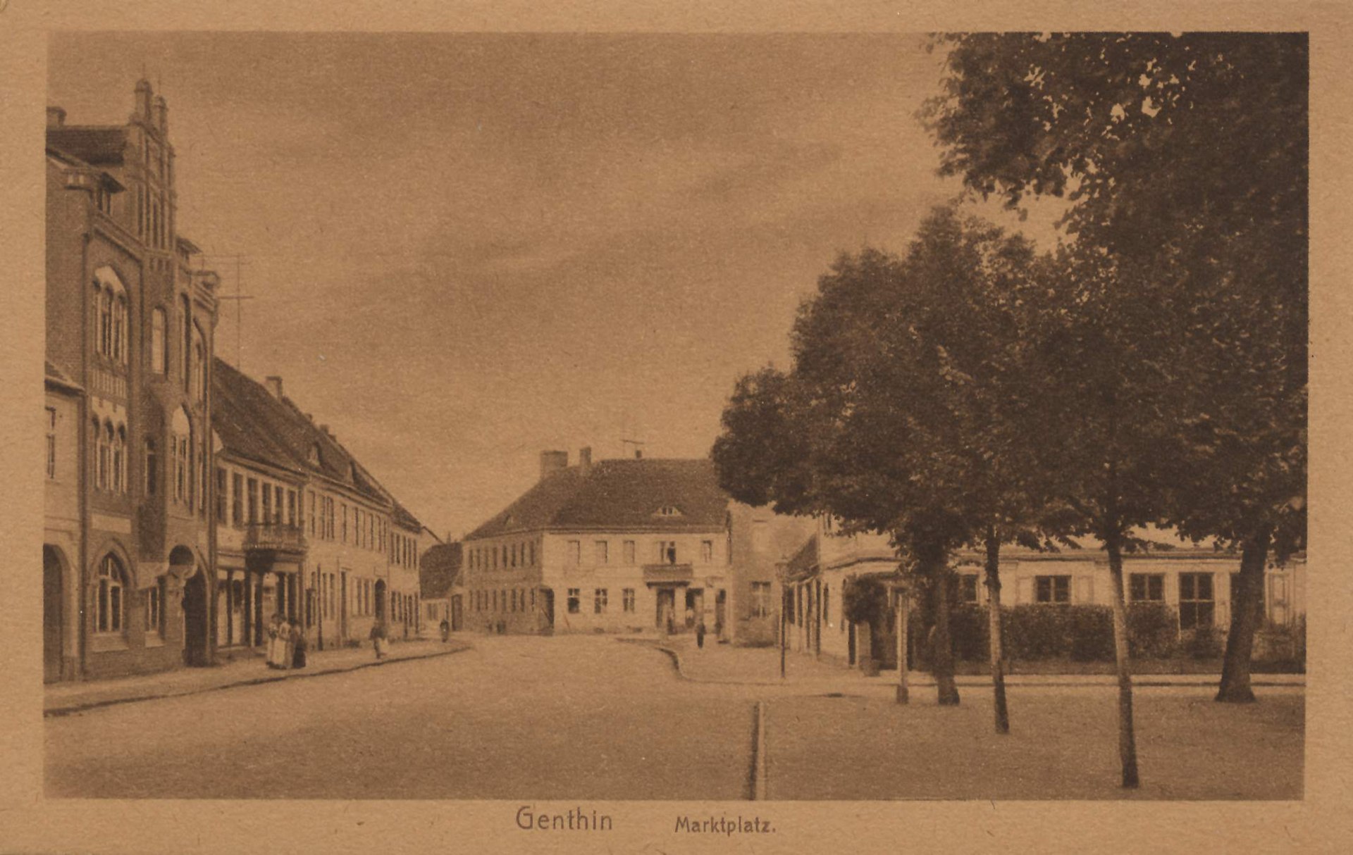 Genthin, Sachsen-Anhalt - Marktplatz (Zeno Ansichtskarten).jpg