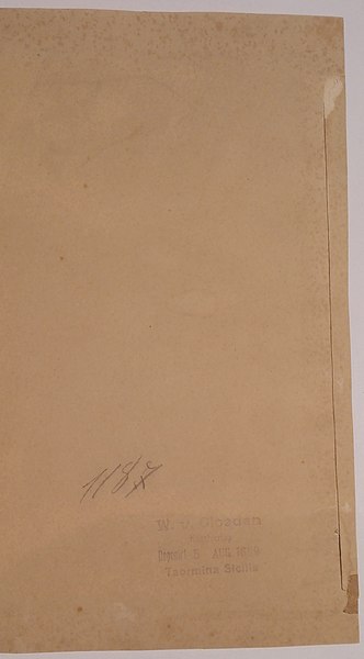 File:Gloeden, Wilhelm von (1856-1931) - n. 1187 verso - Deponirt 05 Aug 1899 - Le Mouel 14-06-2017.jpg