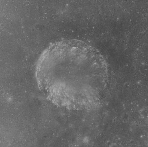 Fotografia de l'Apollo 15 fet a una altitud de 114 km i un angle de 70 graus