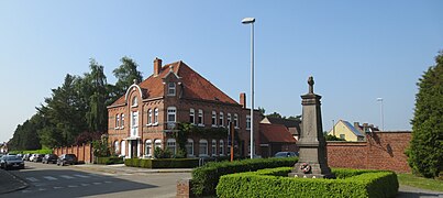 Le monument.