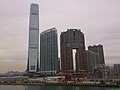 香港環球貿易廣場 484米,118層