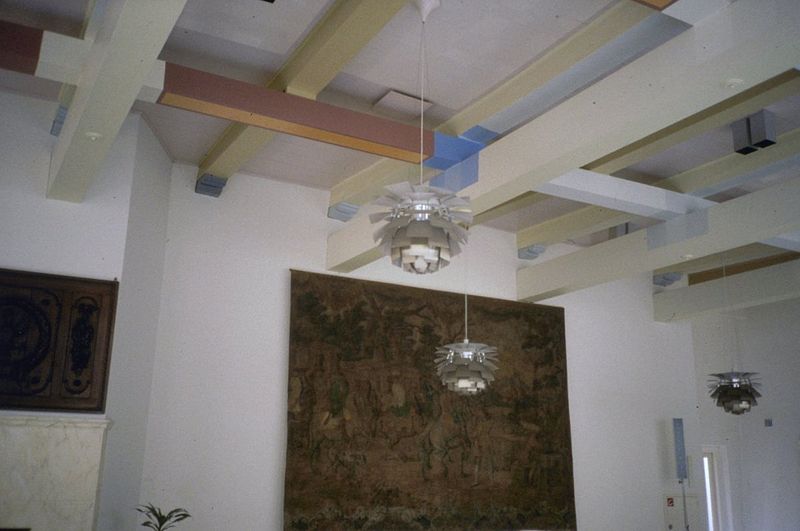 File:Interieur begane grond, burgerzaal, balkenplafond - Deventer - 20361510 - RCE.jpg