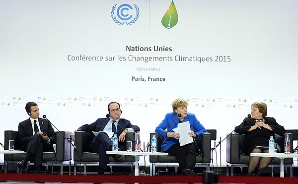 The heads of delegations from left to right: Enrique Peña Nieto, François Hollande, Angela Merkel, Michelle Bachelet