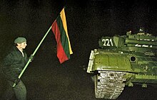 Protestyans erbynn rewl Sovyetek yn Lithuani yn 1991