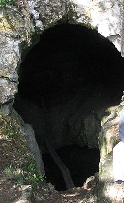 A Pisznice-barlang bejárata