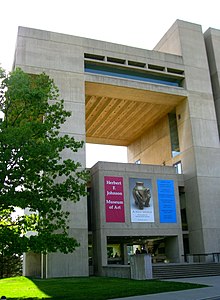 ニューヨーク州イサカにある コーネル大学　ハーバートF.ジョンソン美術館、（1973）
