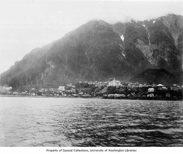 File:Juneau waterfront from boat, ca 1914 (CURTIS 1864).jpeg