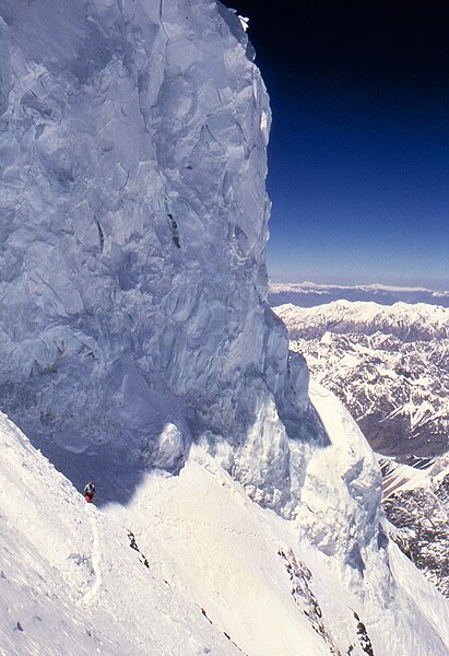 File:K2-above-Bottleneck.jpg