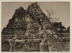 KITLV 40006 - Kassian Céphas - North side of the Shiva temple of Prambanan near Yogyakarta - 1889-1890.tif