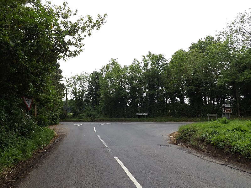 File:Kenninghall Road, Garboldisham - geograph.org.uk - 4546027.jpg