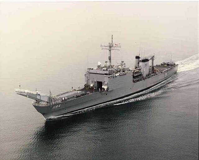 USS La Moure County (LST-1194) underway