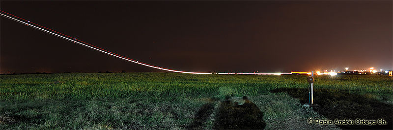 File:Long exposure take off - CLO rwy 01 (4110695781).jpg