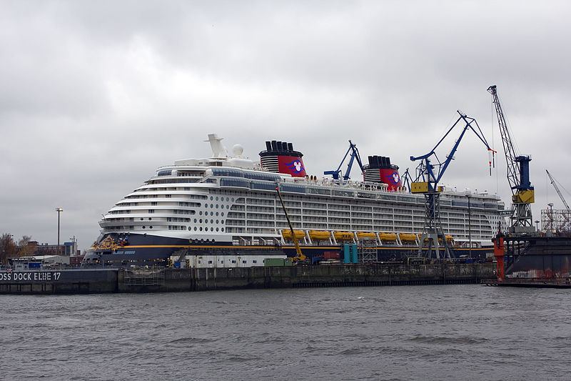 File:MS Disney Dream Hamburg Germany (9555531985).jpg