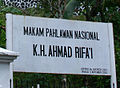 Papan Nama Makam