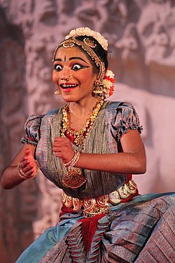 Mamallapuram, Indian Dance Festival, Bharatanatyam dancer (9902735325)