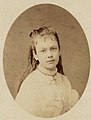 Marianna Dentice, figlia del Conte Don Ernesto Principe di Frasso (Napoli 1859) circa 1870 (cropped).jpg