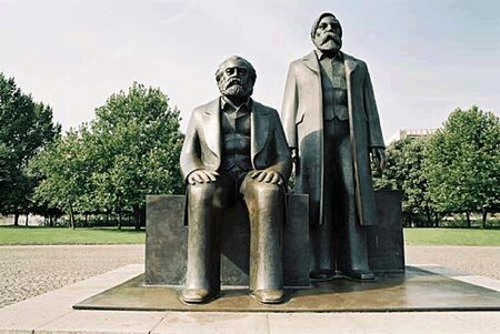 Tập_tin:Marx-Engels-Forum01.jpg