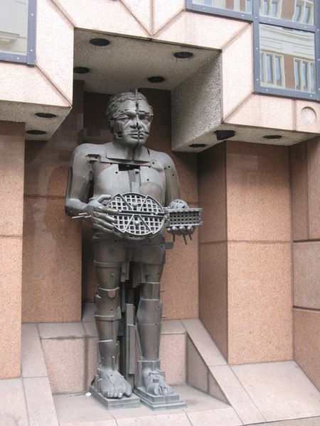 File:Metal statue, High Holborn, WC1 - geograph.org.uk - 1271875.jpg