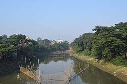 নেত্রকোণা শহরের ঘোষের বাজারের পাশে মগড়া নদী