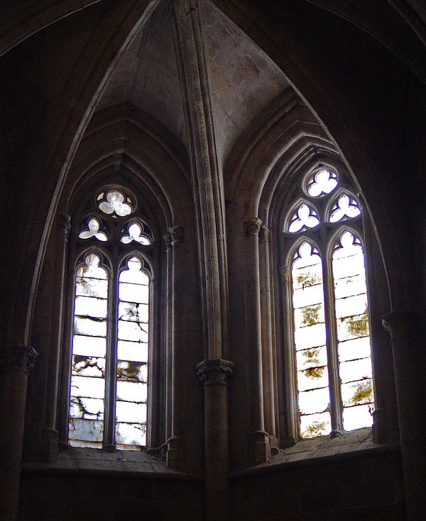 Alabaster "mullion"-divided decorative windows in Santa Maria La Major church (Morella, Spain)