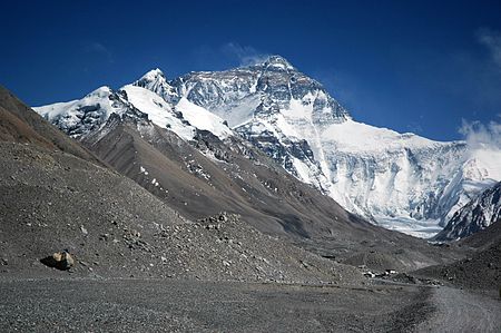 Fail:Mount_Everest_from_Rongbuk_may_2005.JPG