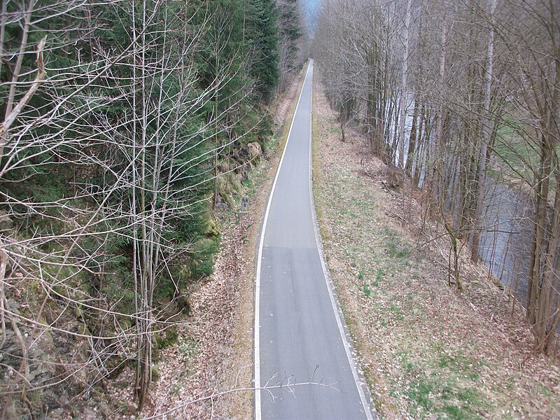 File:Muldentalradweg in Bockau (2).JPG