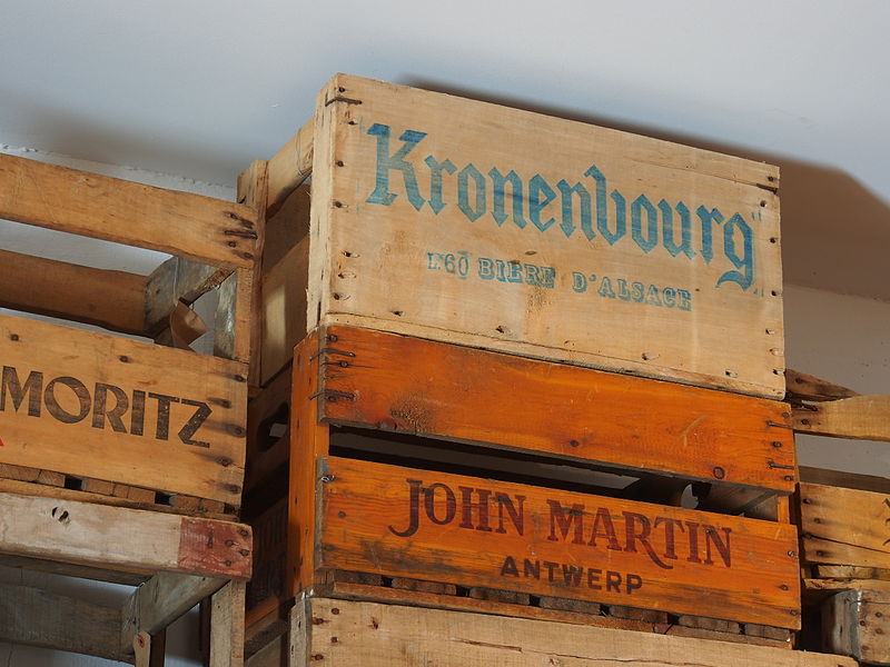 File:Musée Européen de la Bière, Kronenbourg and John Martin beer crates.JPG