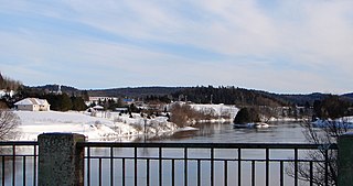 Du Lièvre River tributary of Ottawa river, flowing in Quebec, au Canada It flows in Ferme-Neuve, Mont-Laurier, Notre-Dame-de-Pontmain, Notre-Dame-du-Laus, Val-des-Bois, Bowman, Notre-Dame-de-la-Salette et sa voisine Val-des-Monts, LAnge-Gardien and Gatineau.